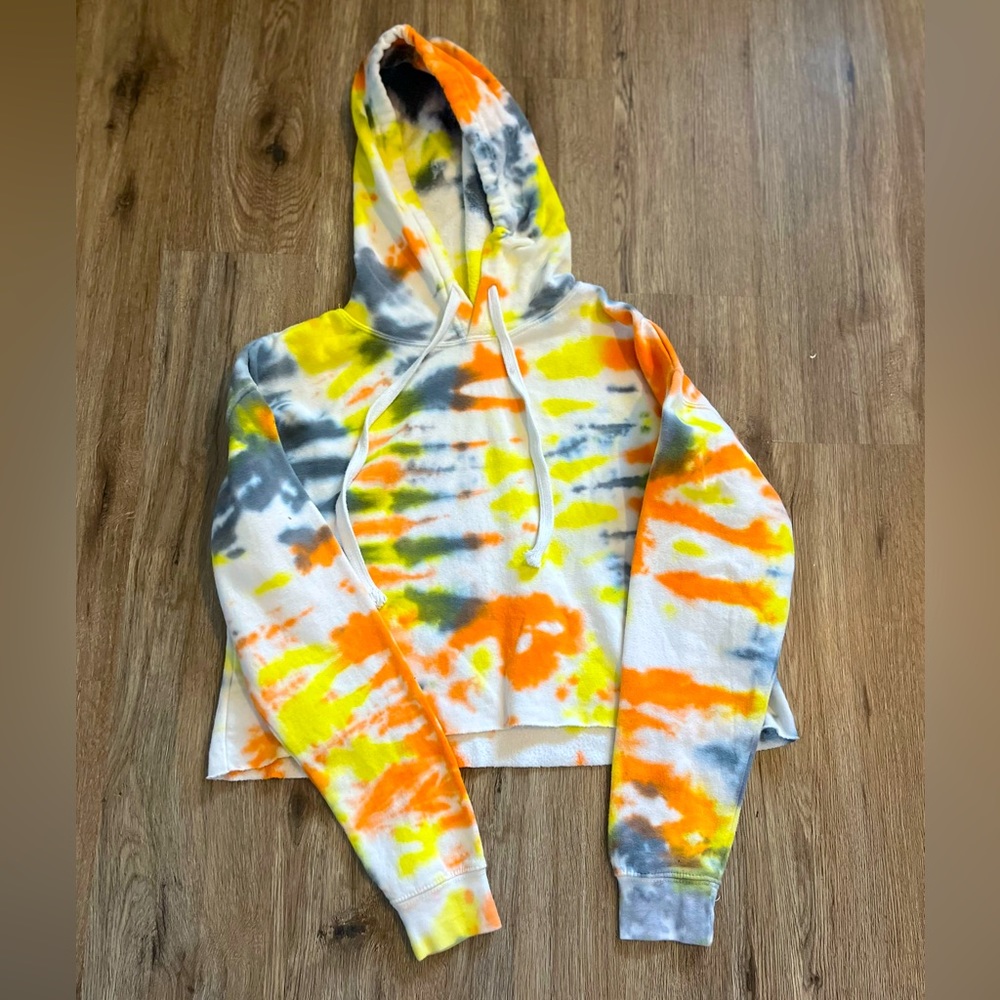Tie dye cropped hoodie